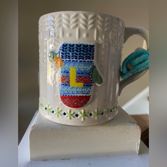 "L"  Anthropologie Bundle Up Monogram Mug - Picture 2 of 3